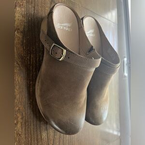 Dansko Berry Clogs/Mules w sling back